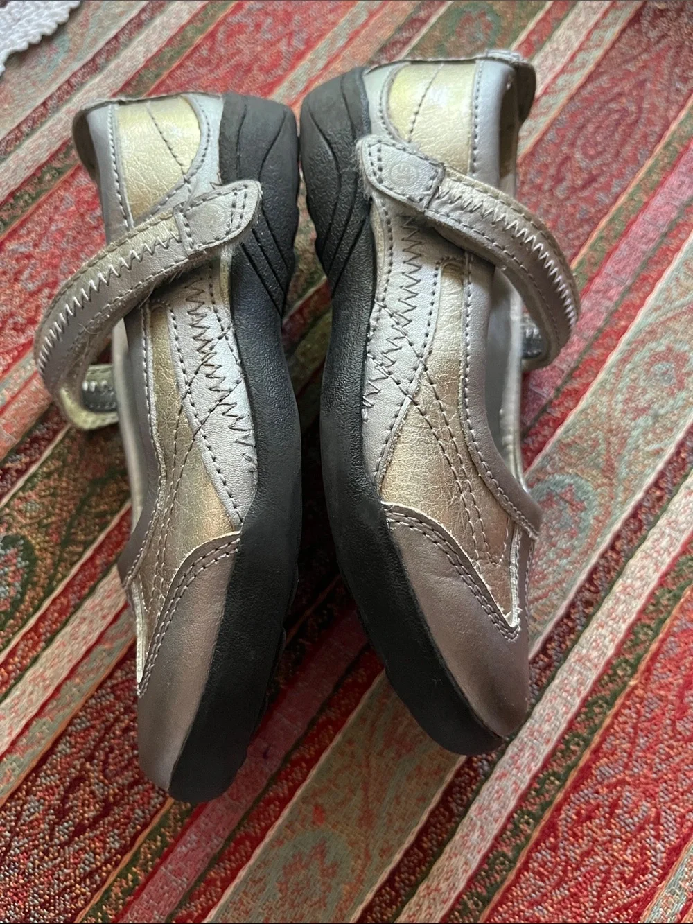 Stride rite Blaire Maryjane silver and gold 10M